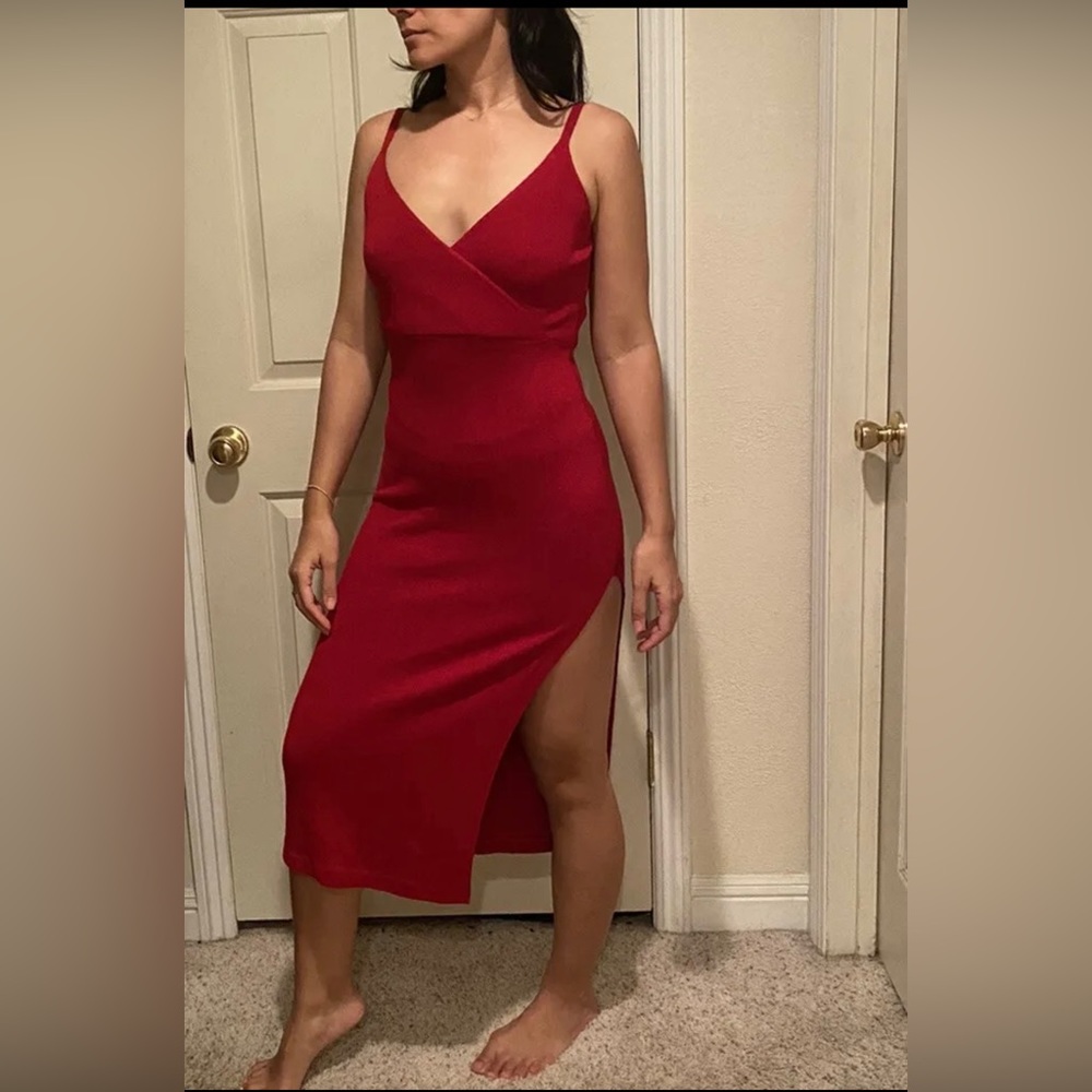 Gorgeous WAYNE Roger’s Red Slimming Knit Dress